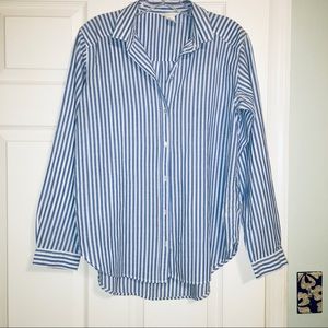 H&M blue and white shirt size 6 - A27